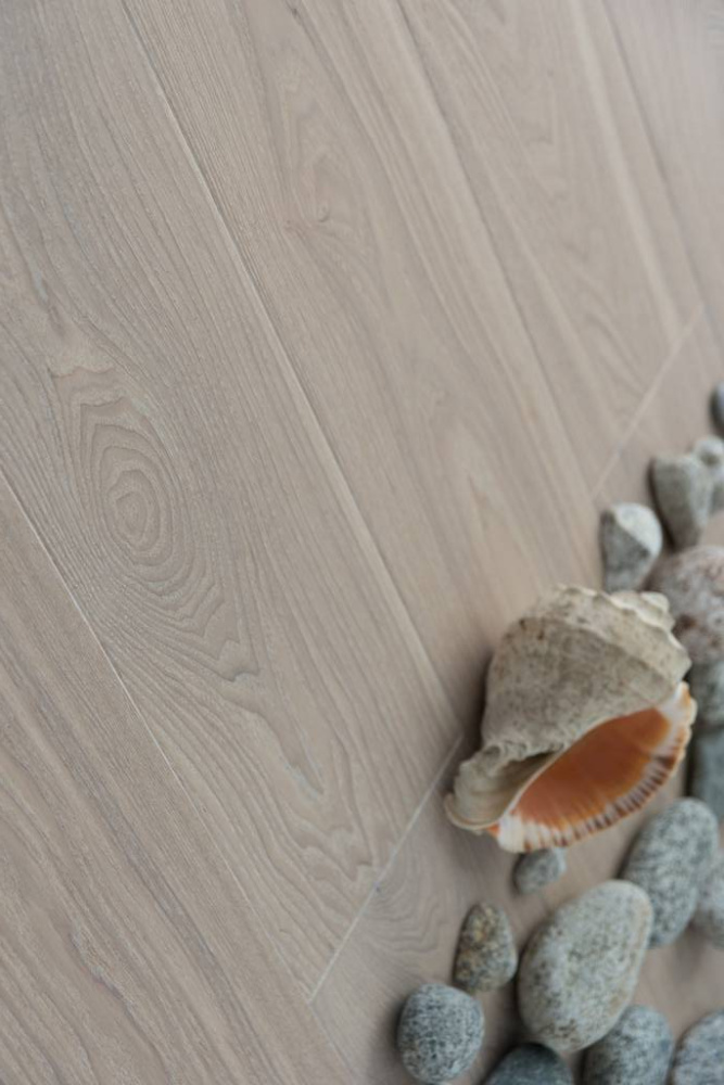 Паркетная доска Tenfor/Тенфор Венгерская елка Ясень Grey Sand браш, матовый лак 360х90х13,5 мм (1,555 м2/упак)